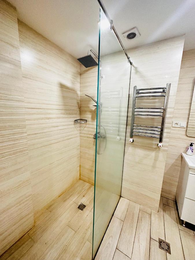 Suite Apartment On Pushkin Street 예레반 외부 사진