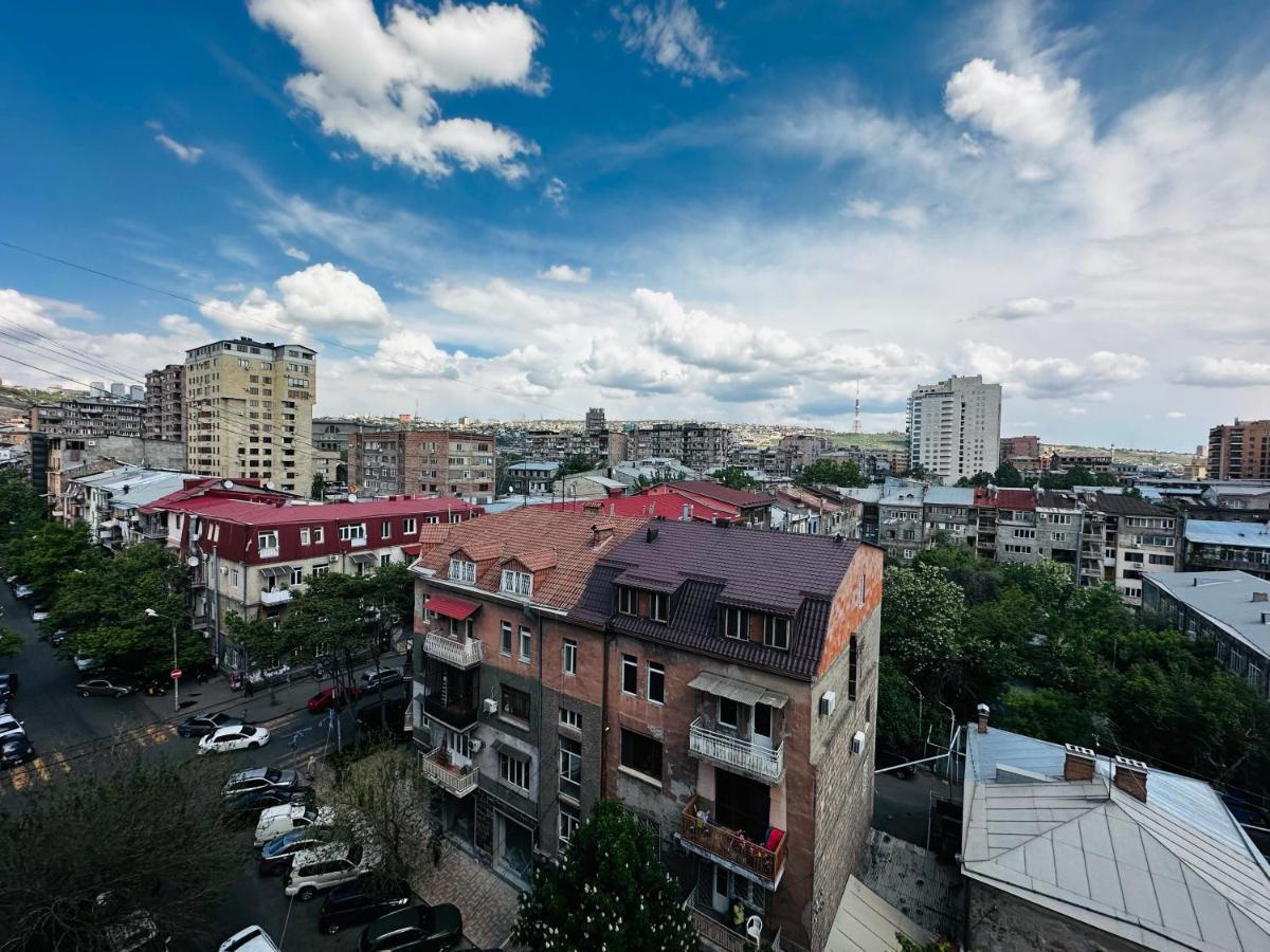 Suite Apartment On Pushkin Street 예레반 외부 사진